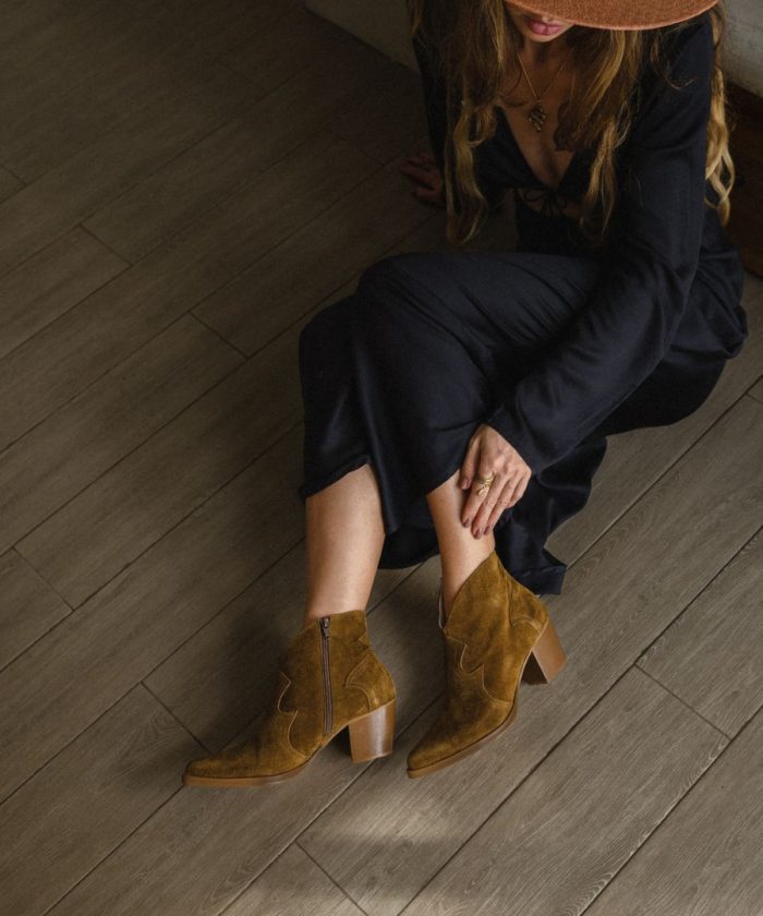 Alternative view of Ankle Boots Suede Color Tapenade-Vintage -Lusinda boots