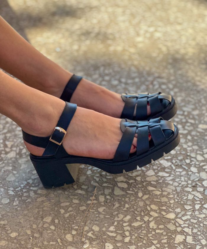 Black Zoe Sandals -fisherman style