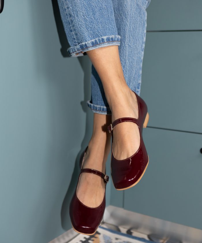 Burgundy Shiny flats Mary Jane -monica