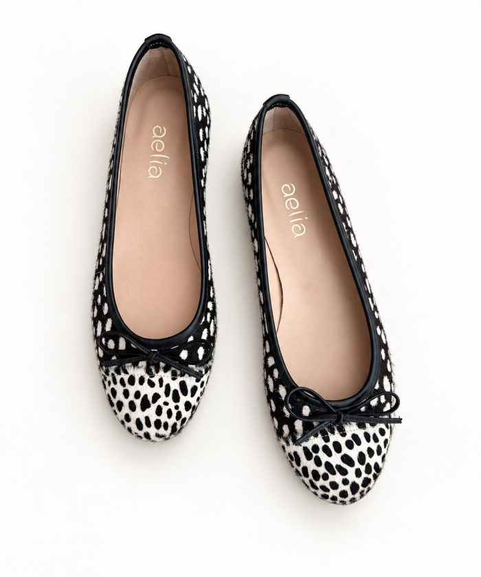 black & white ballet flats "kiss"